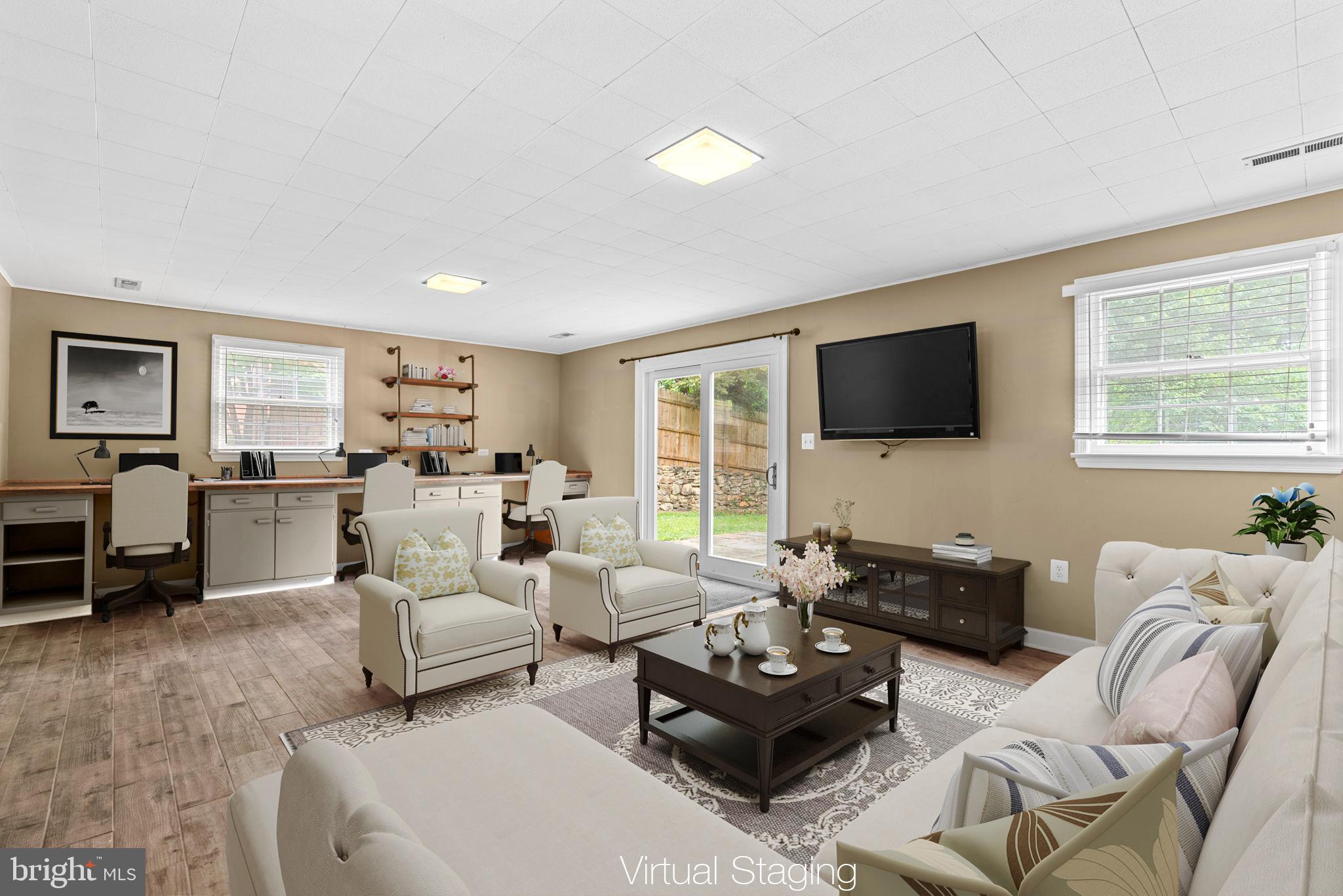 WILLIAMSBURG VILLAGE - Residential