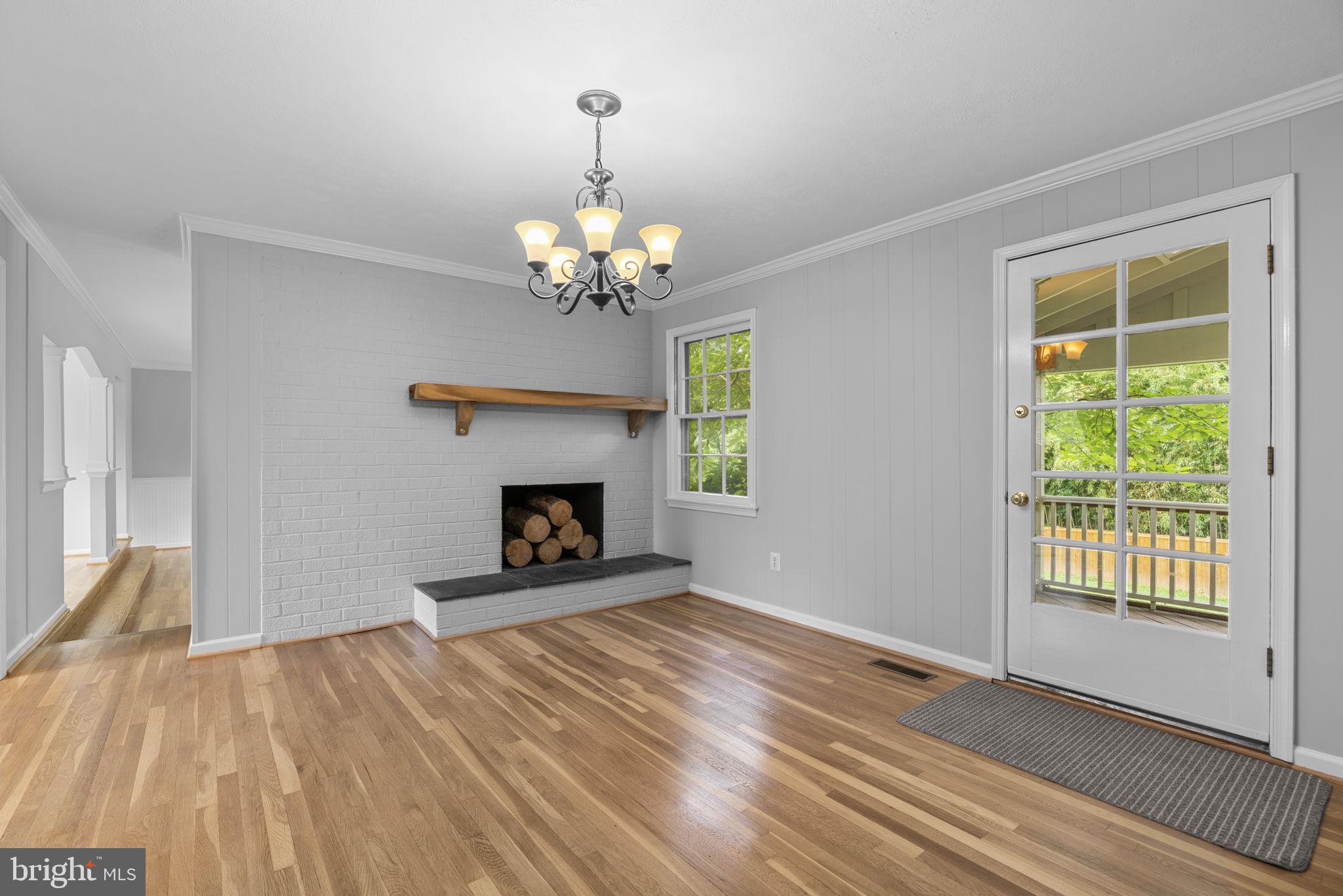 WILLIAMSBURG VILLAGE - Residential