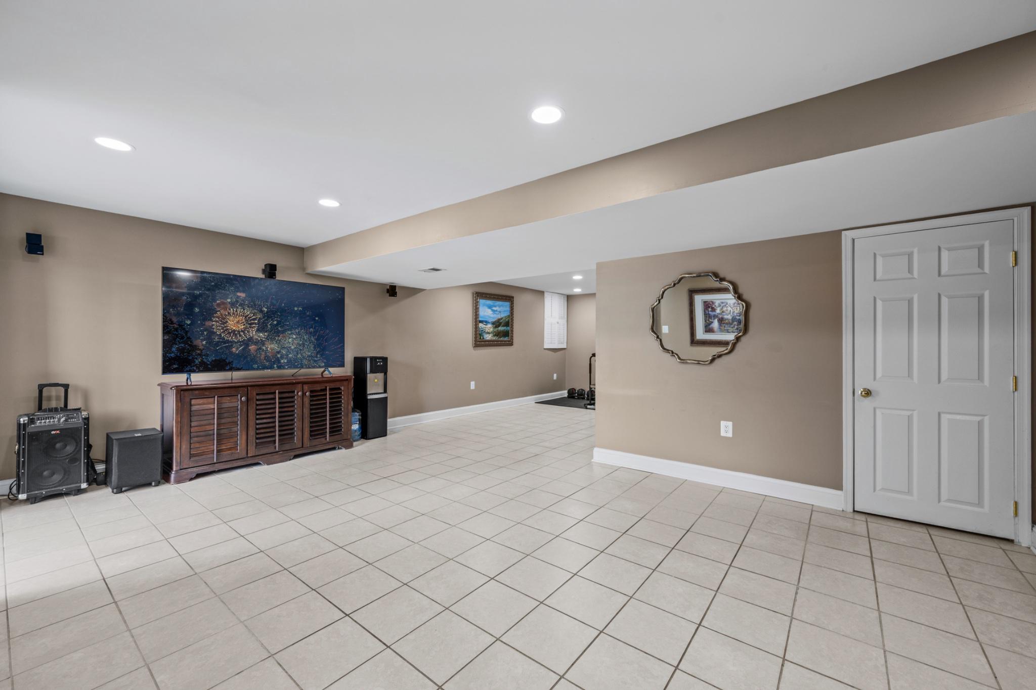 NORTH LAUREL PARK - Residential