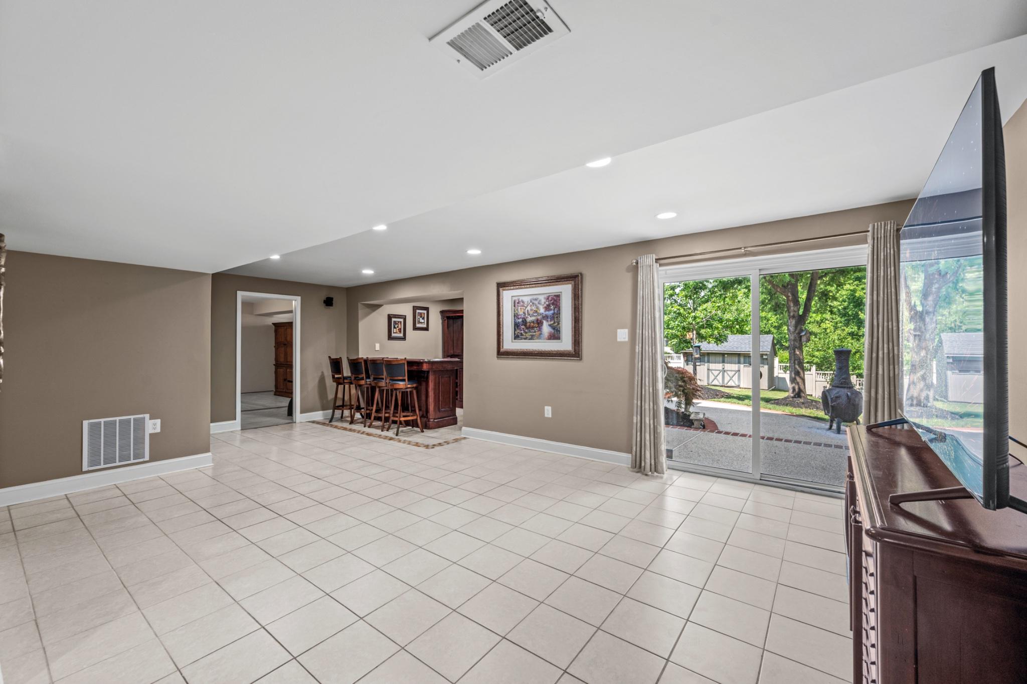 NORTH LAUREL PARK - Residential