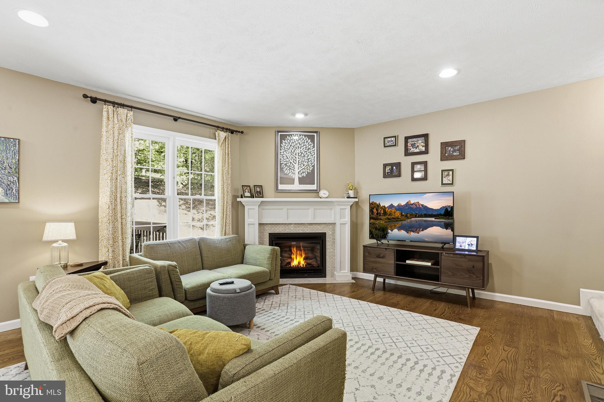 PRESIDENTIAL LAKES - Residential