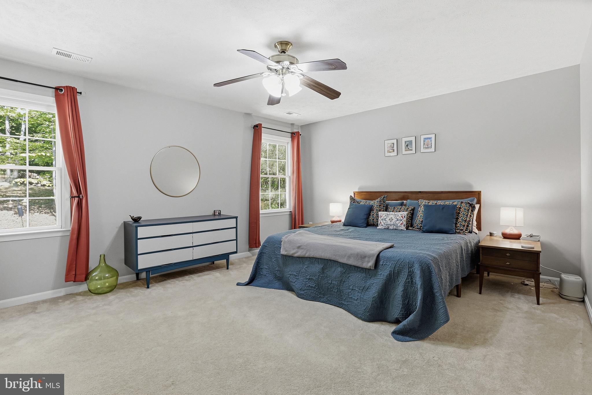 PRESIDENTIAL LAKES - Residential