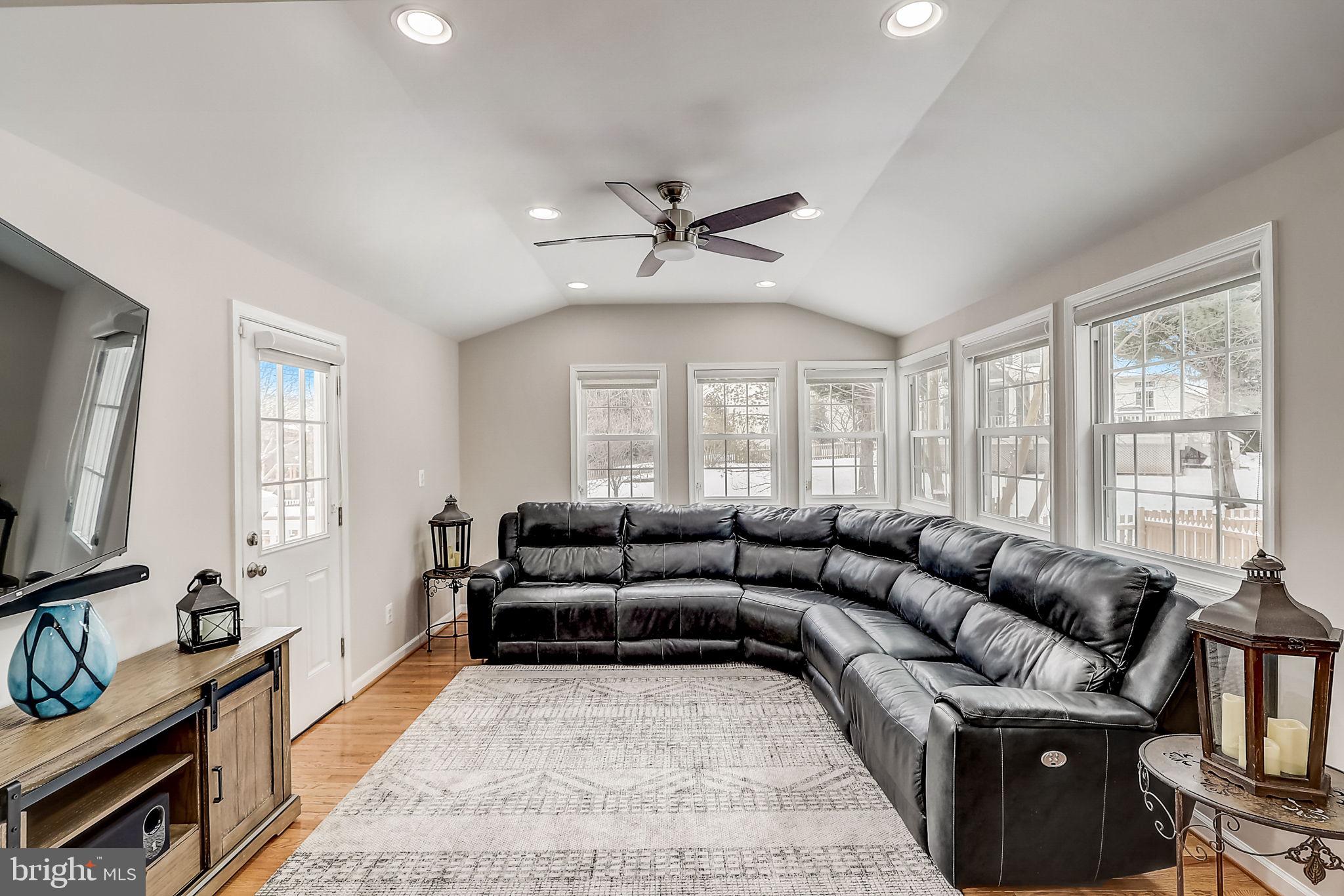 ASHBURN VILLAGE - Residential