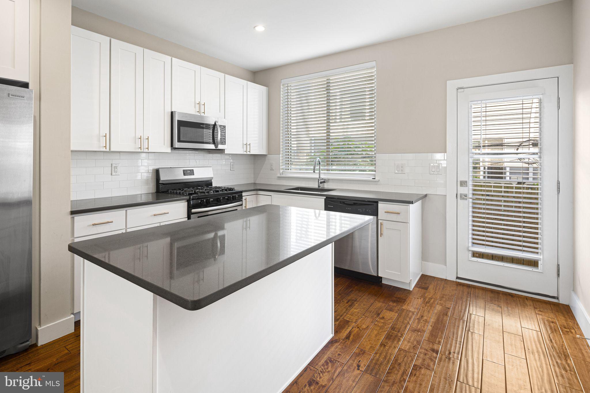 POINT BREEZE - Residential