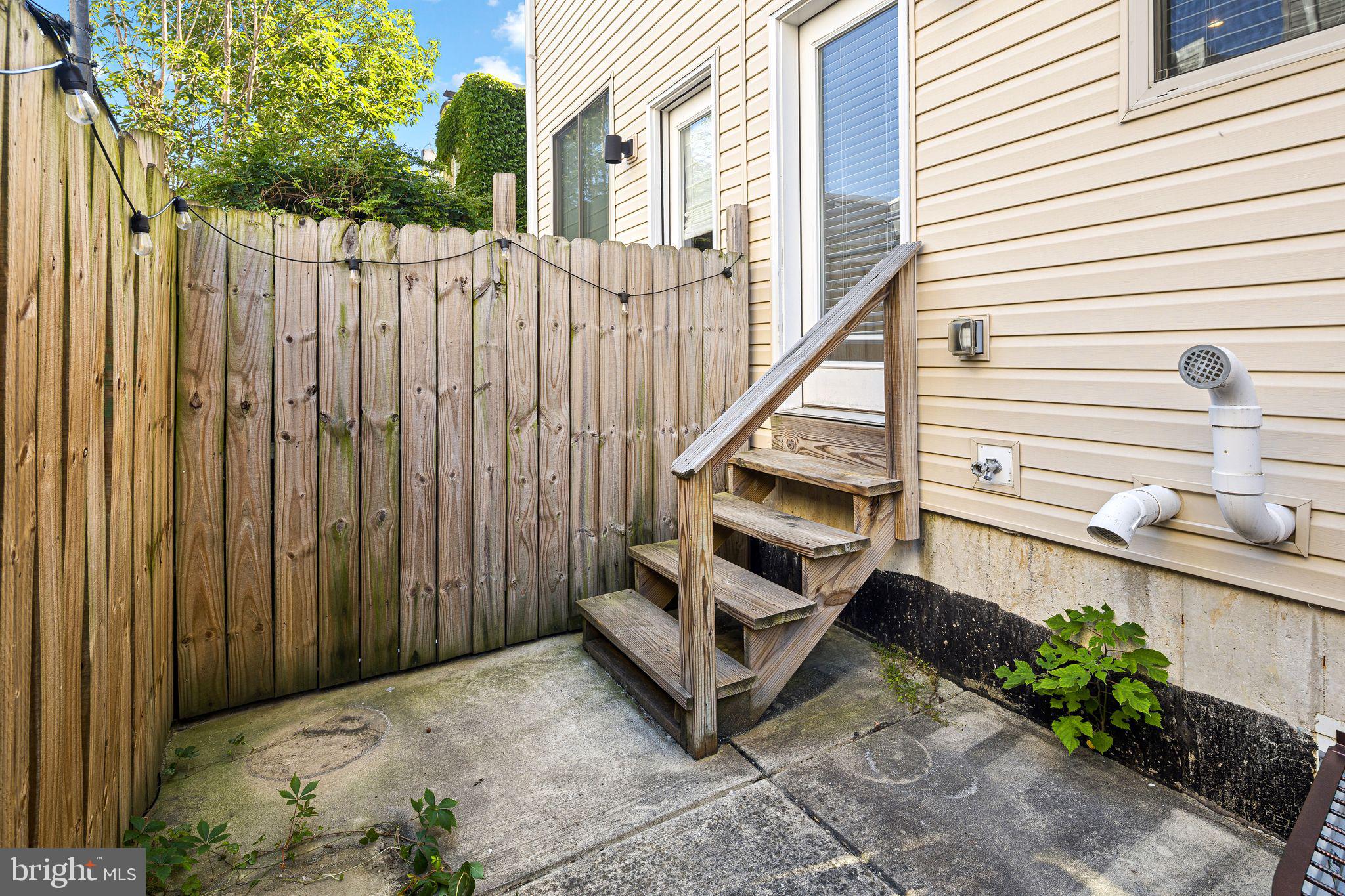 POINT BREEZE - Residential