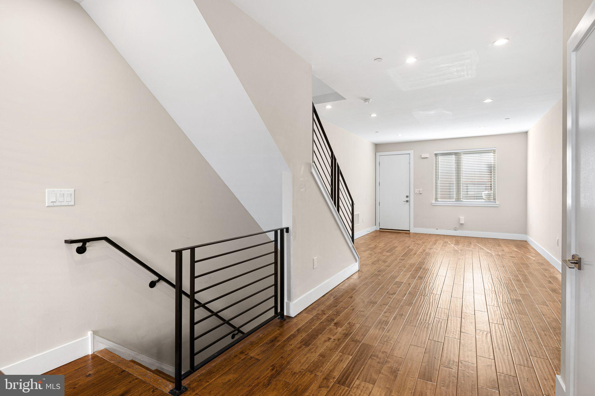 POINT BREEZE - Residential