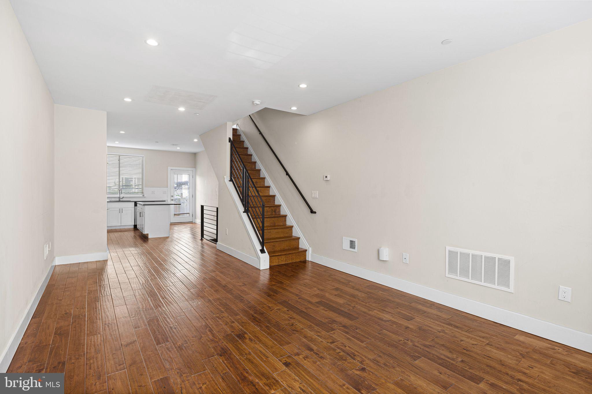 POINT BREEZE - Residential