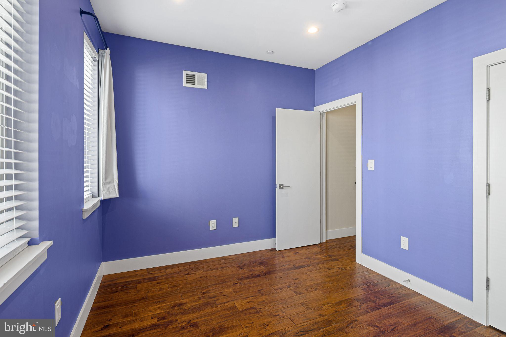 POINT BREEZE - Residential