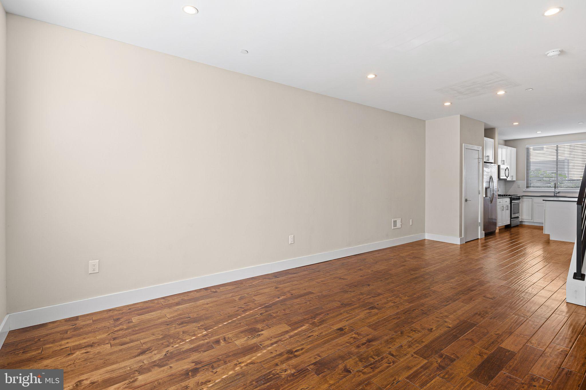 POINT BREEZE - Residential
