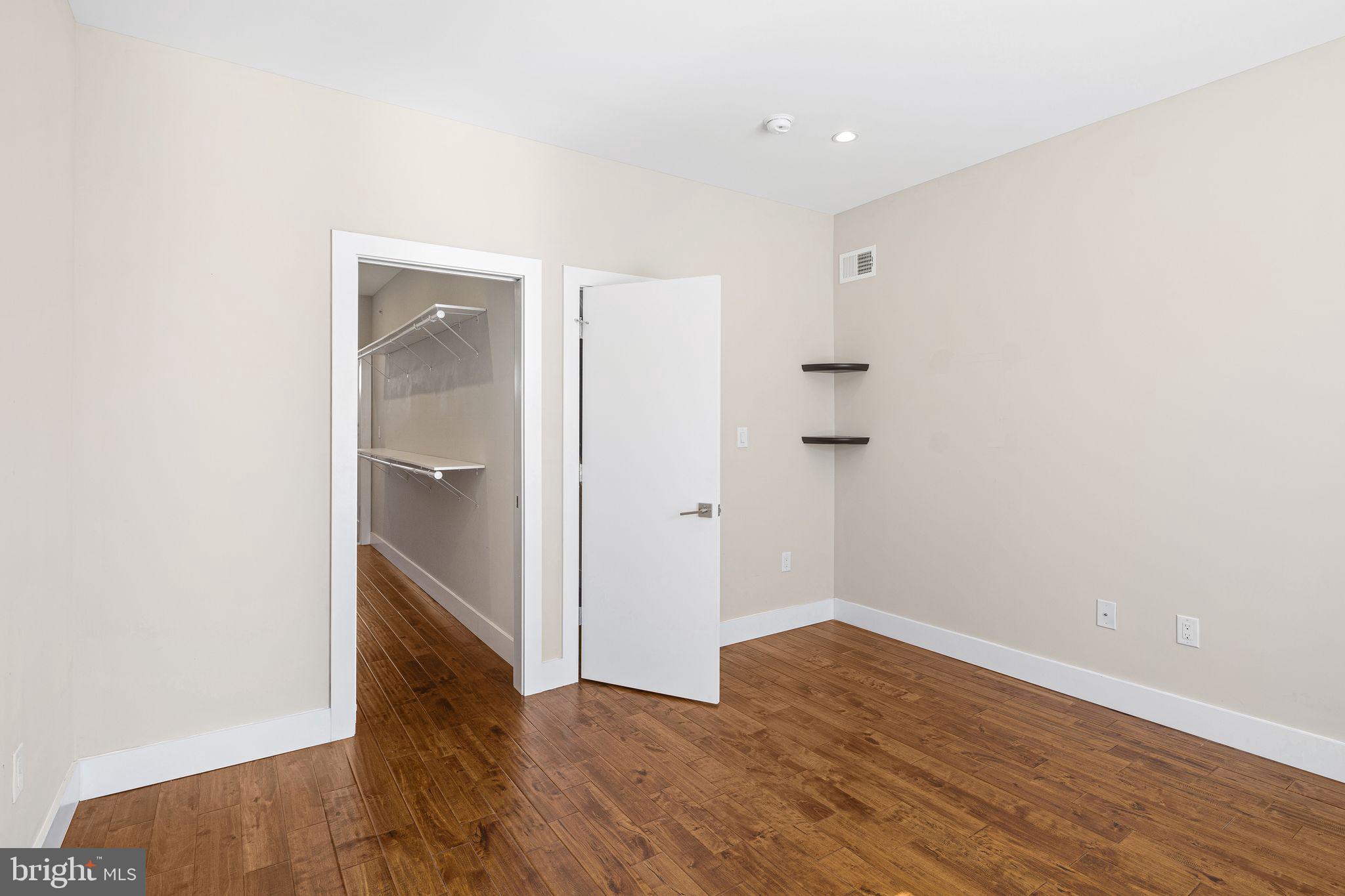 POINT BREEZE - Residential
