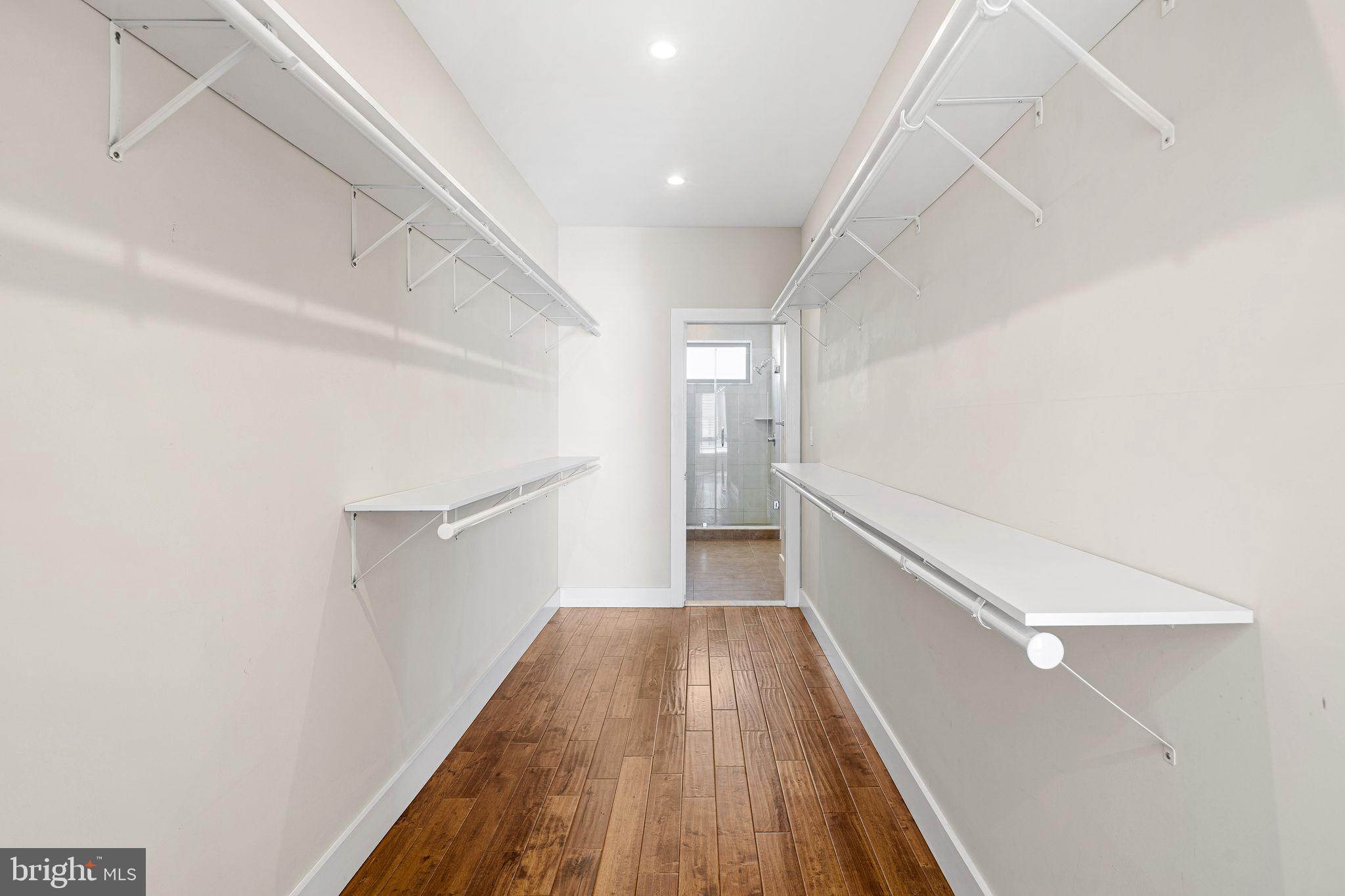 POINT BREEZE - Residential