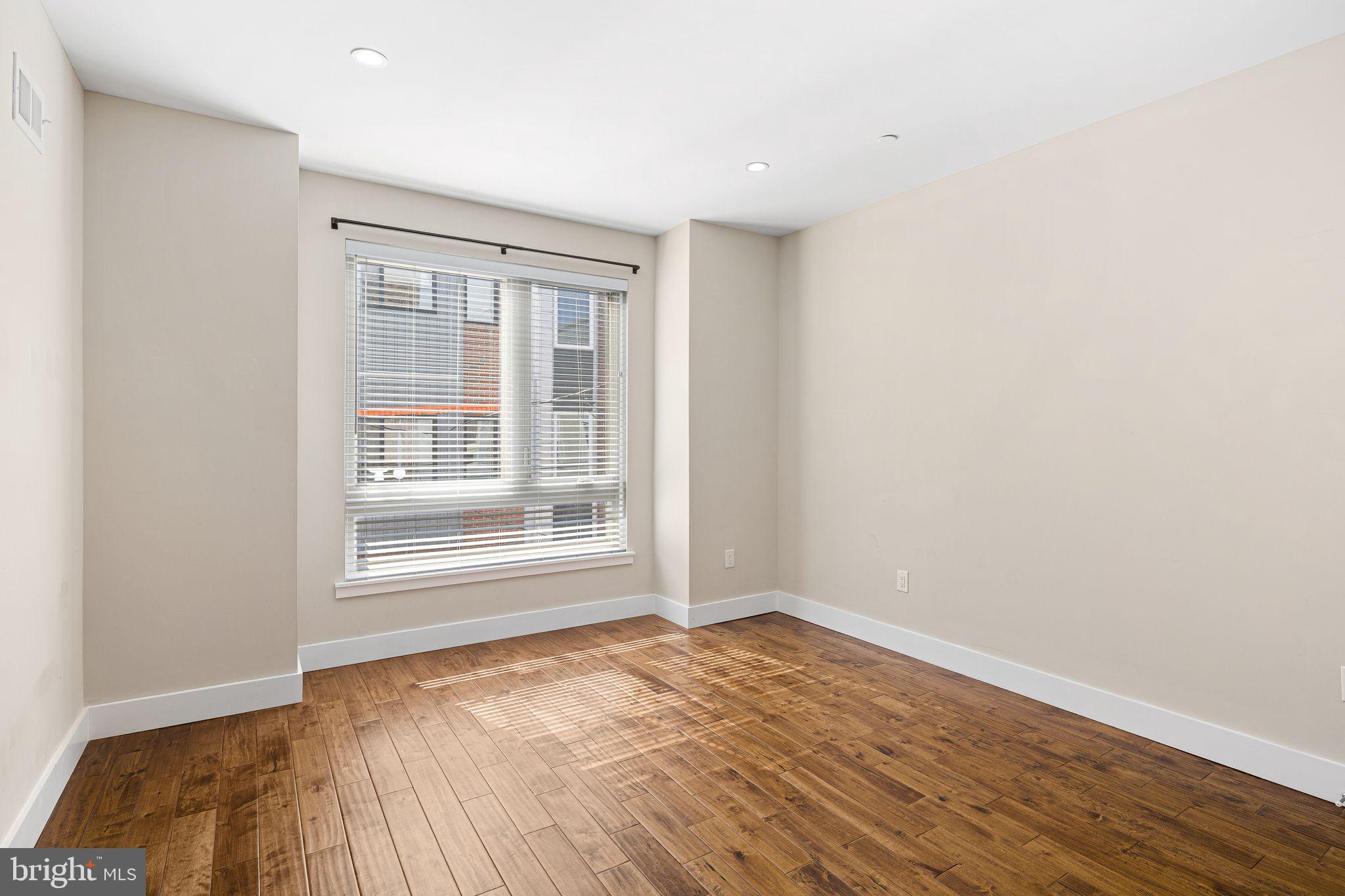 POINT BREEZE - Residential