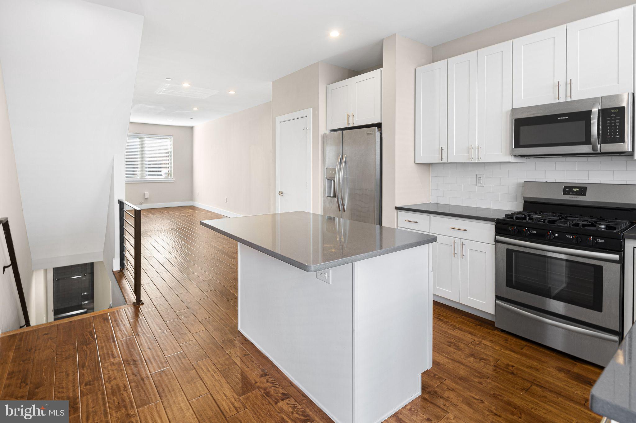 POINT BREEZE - Residential