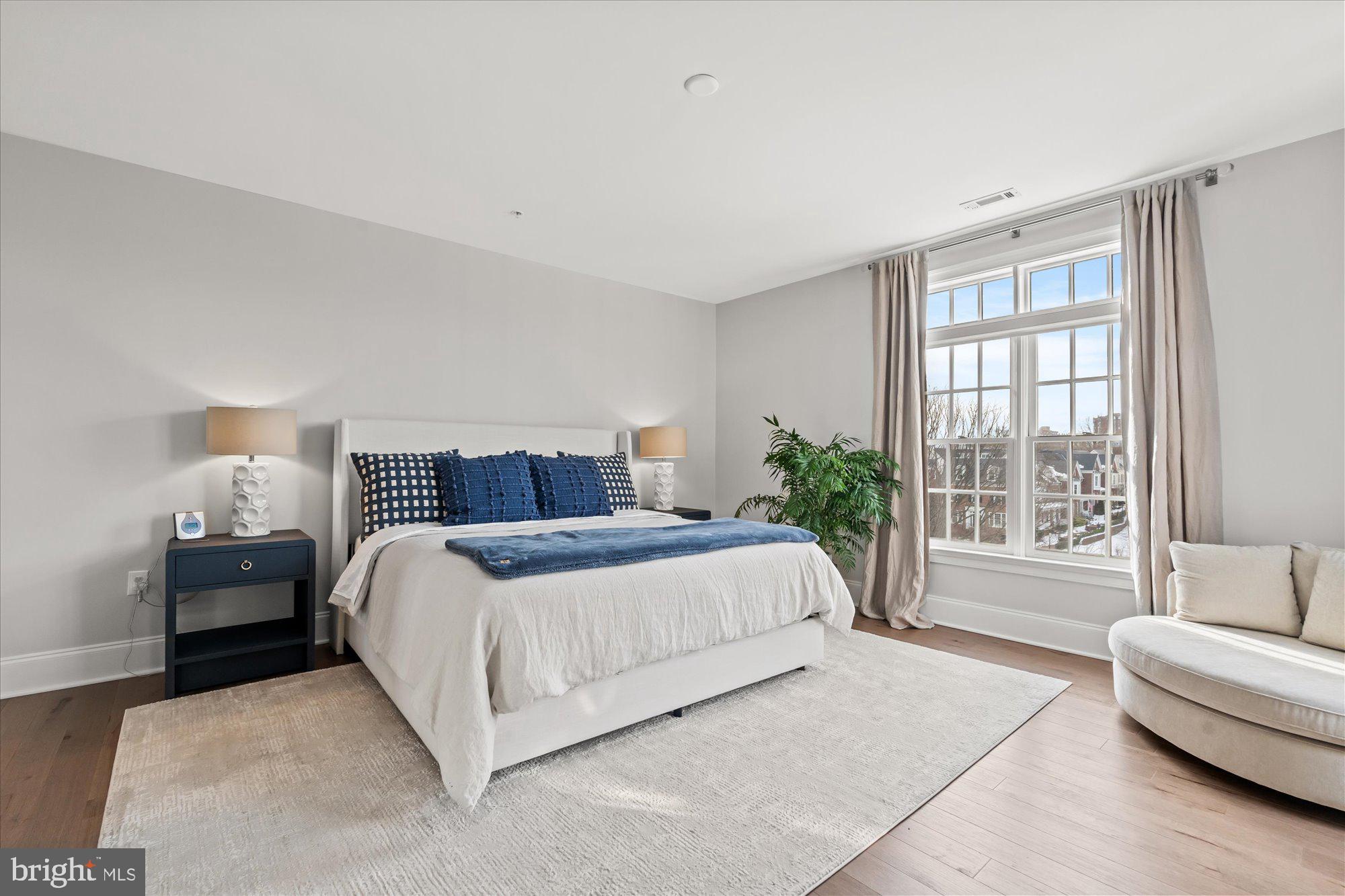 LIBERTY ROW - Residential