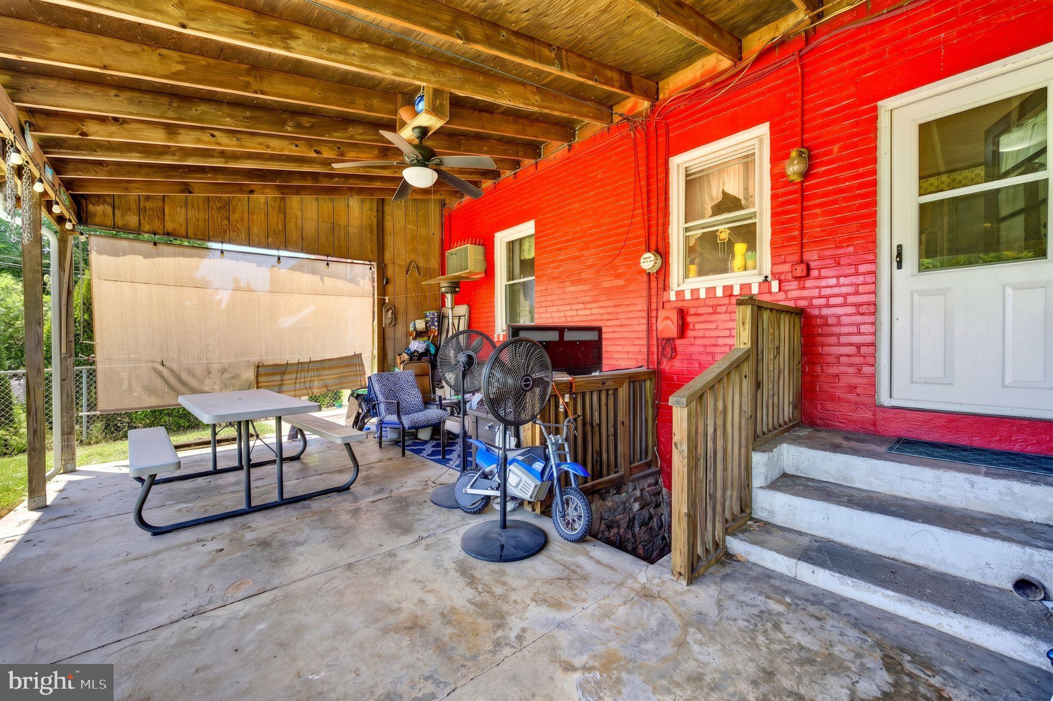LITTLE LEHIGH MANOR - Residential