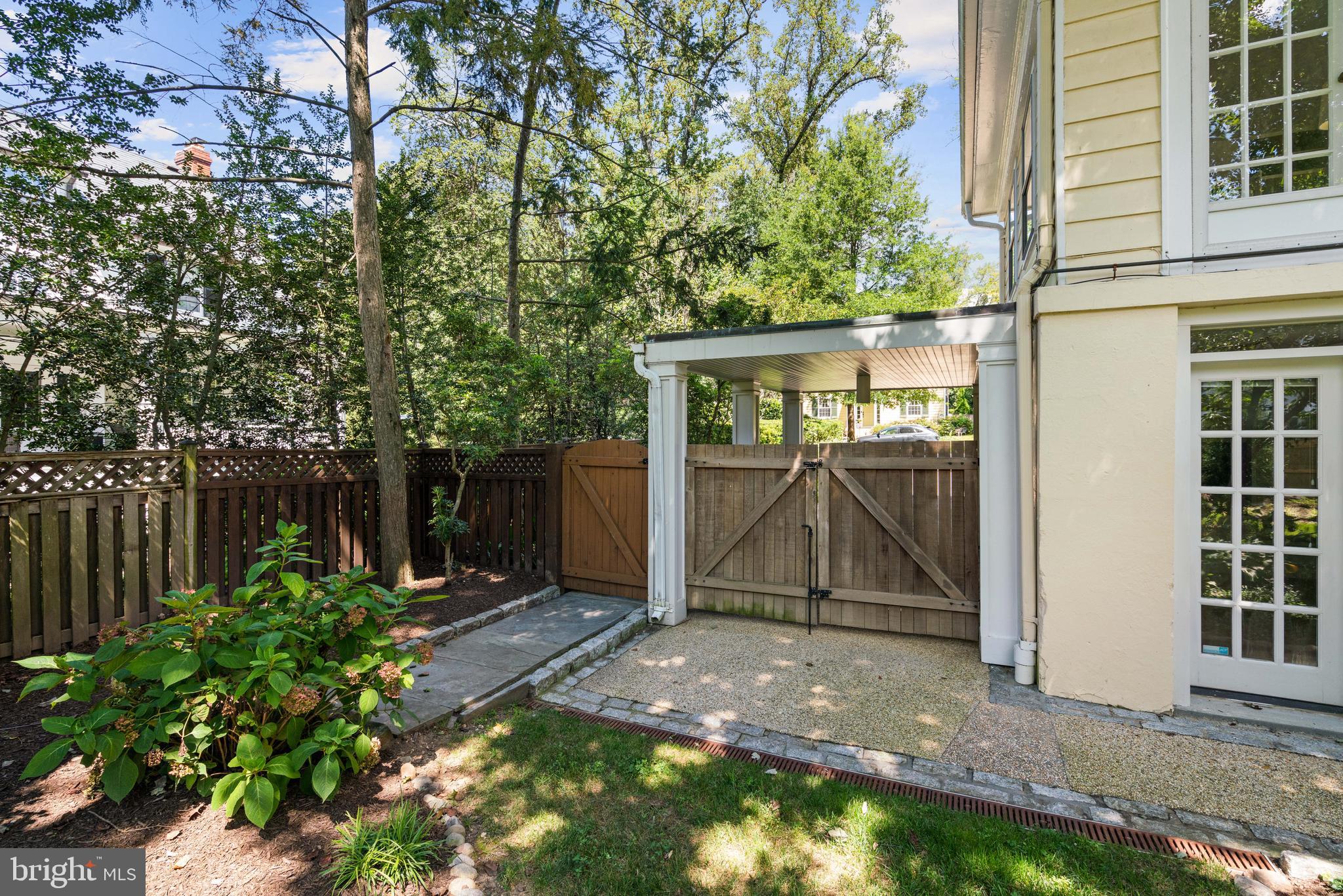 CHEVY CHASE VILLAGE - Residential