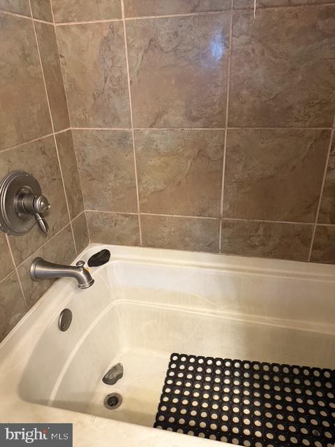 CATONSVILLE MANOR - Residential