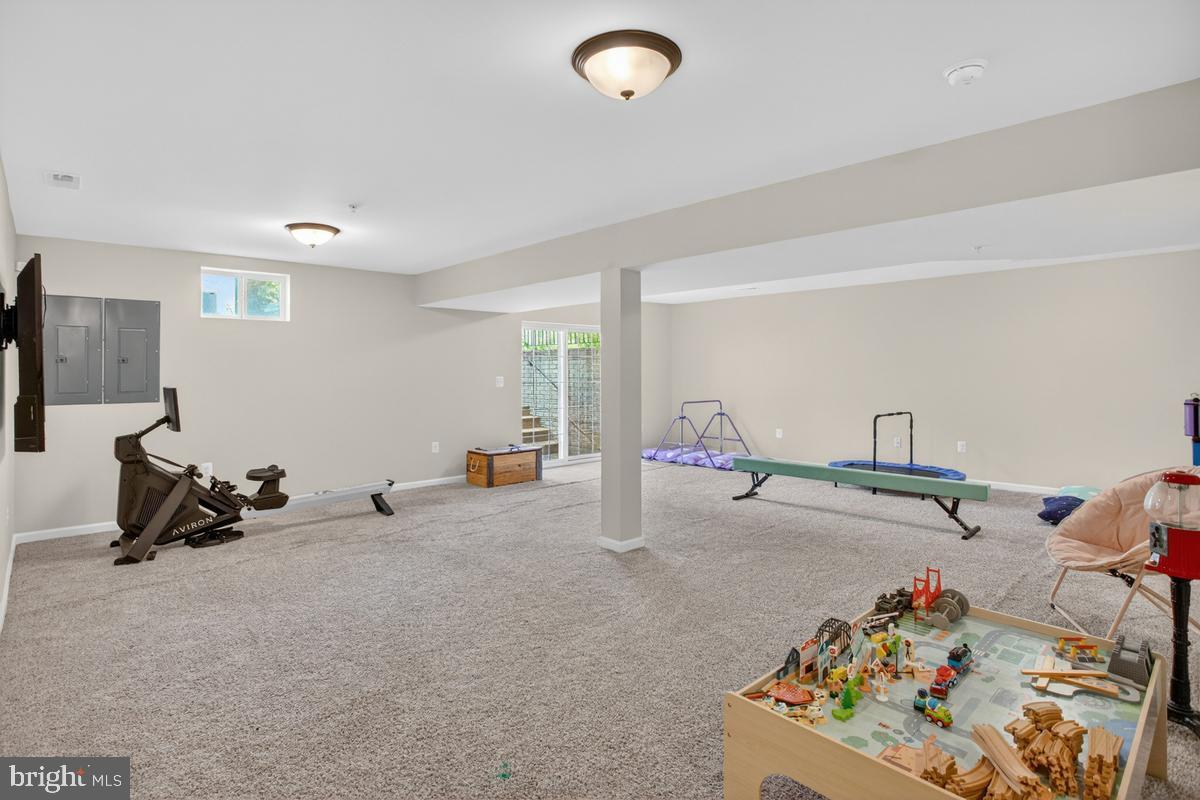 BROOK HOLLAND ESTATES - Residential