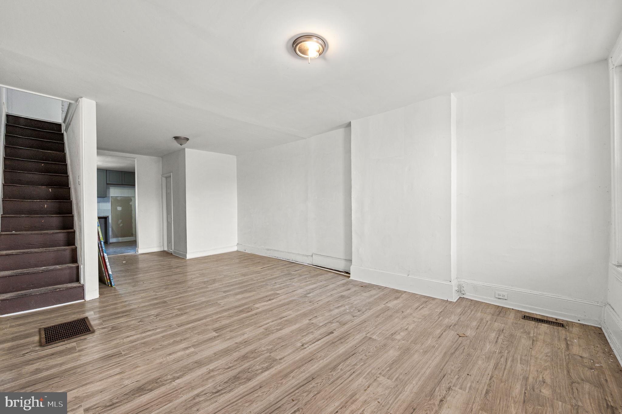 SQUIRREL HILL - Residential