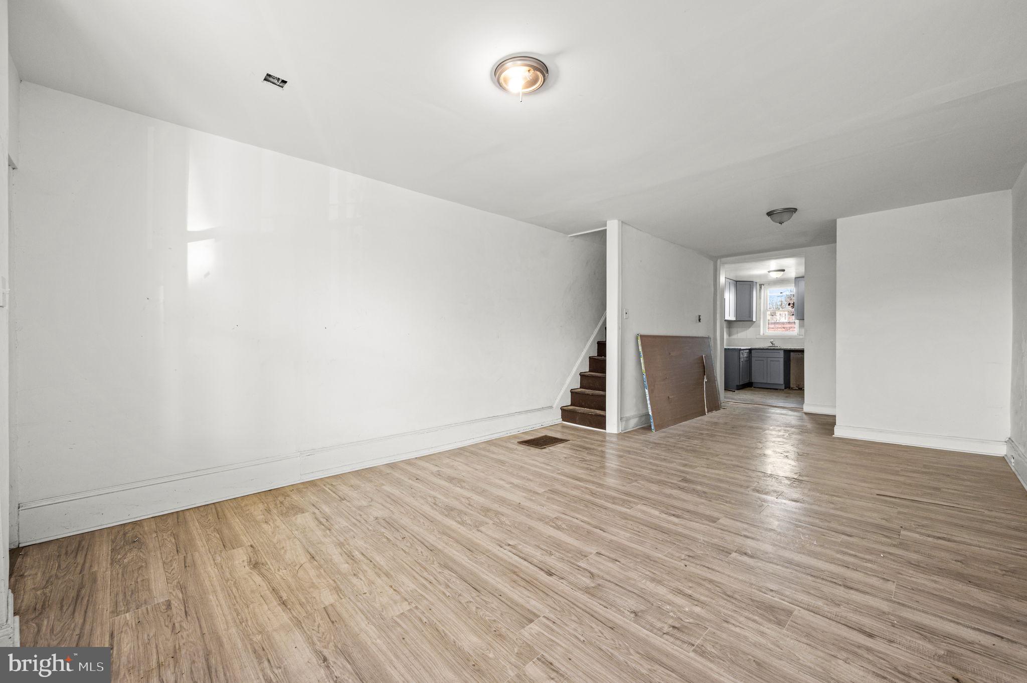 SQUIRREL HILL - Residential