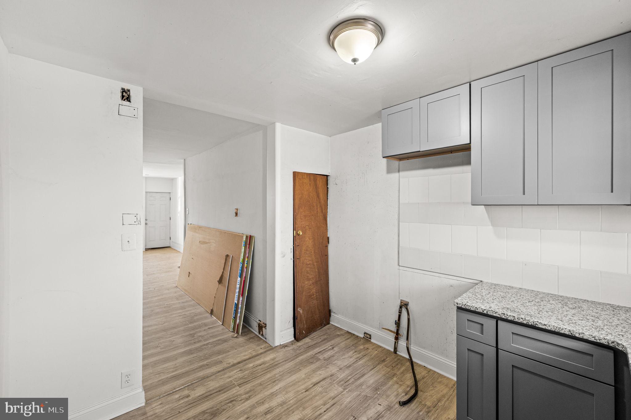 SQUIRREL HILL - Residential