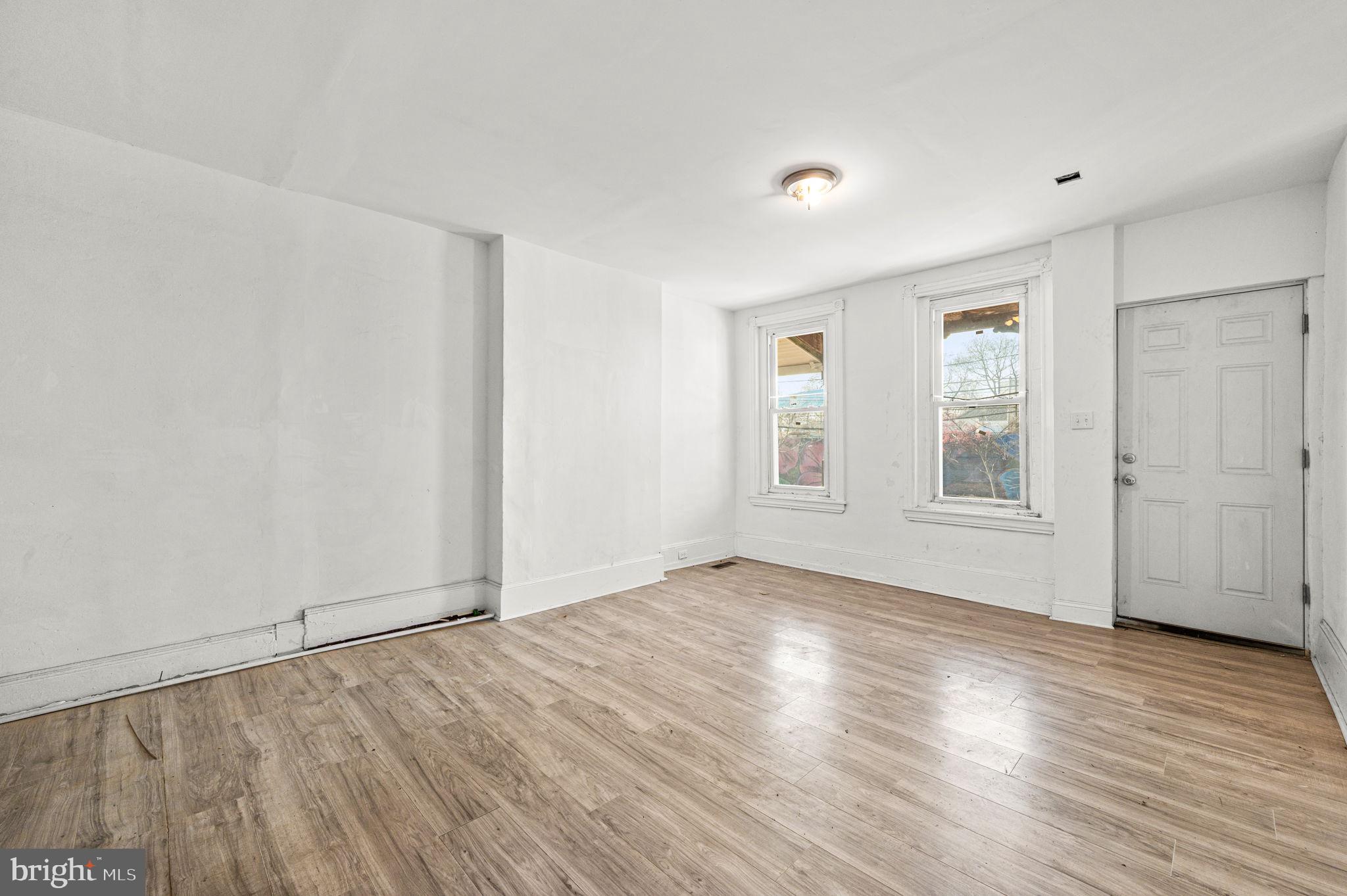 SQUIRREL HILL - Residential