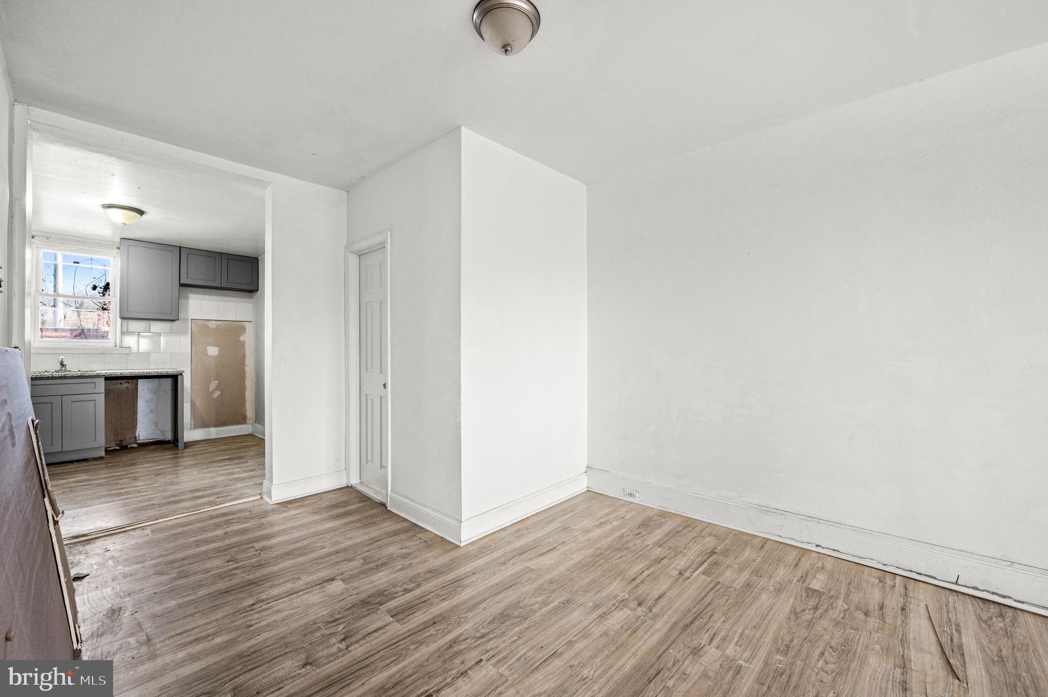 SQUIRREL HILL - Residential