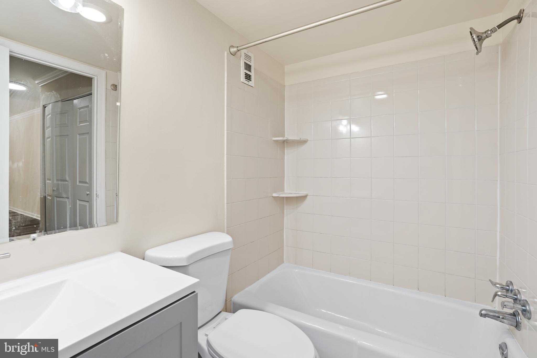 LAFAYETTE PARK CONDOMINIUM - Residential