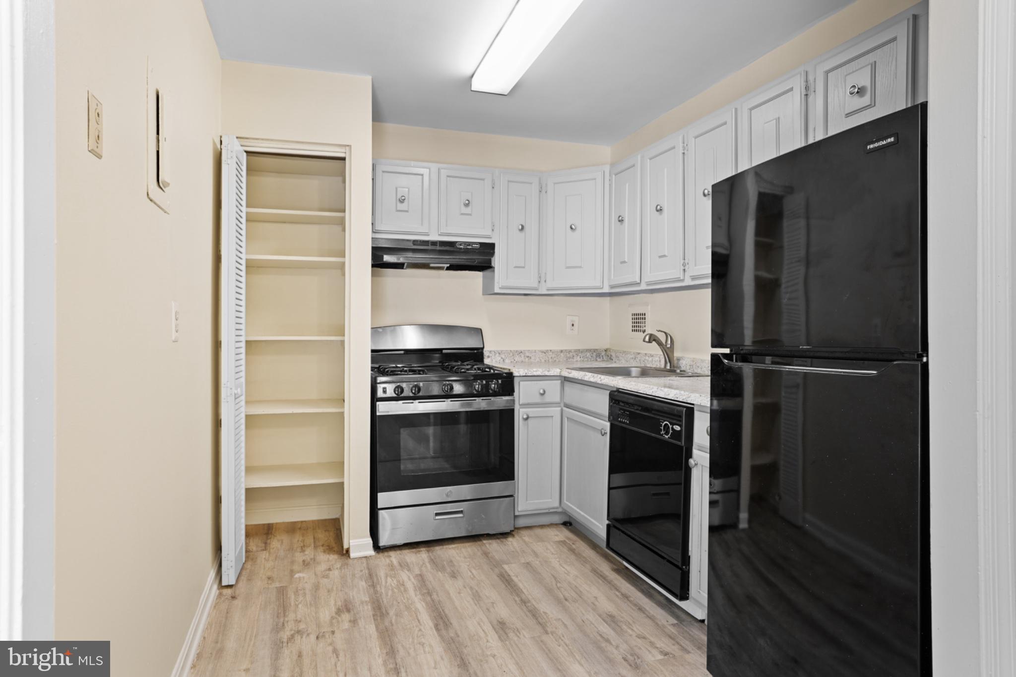 LAFAYETTE PARK CONDOMINIUM - Residential