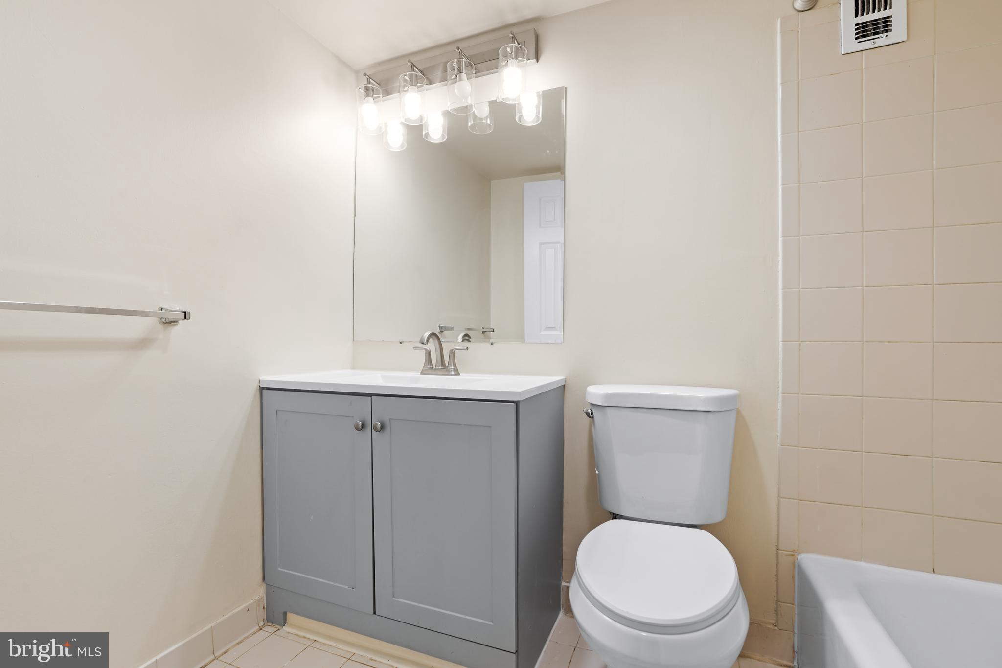 LAFAYETTE PARK CONDOMINIUM - Residential