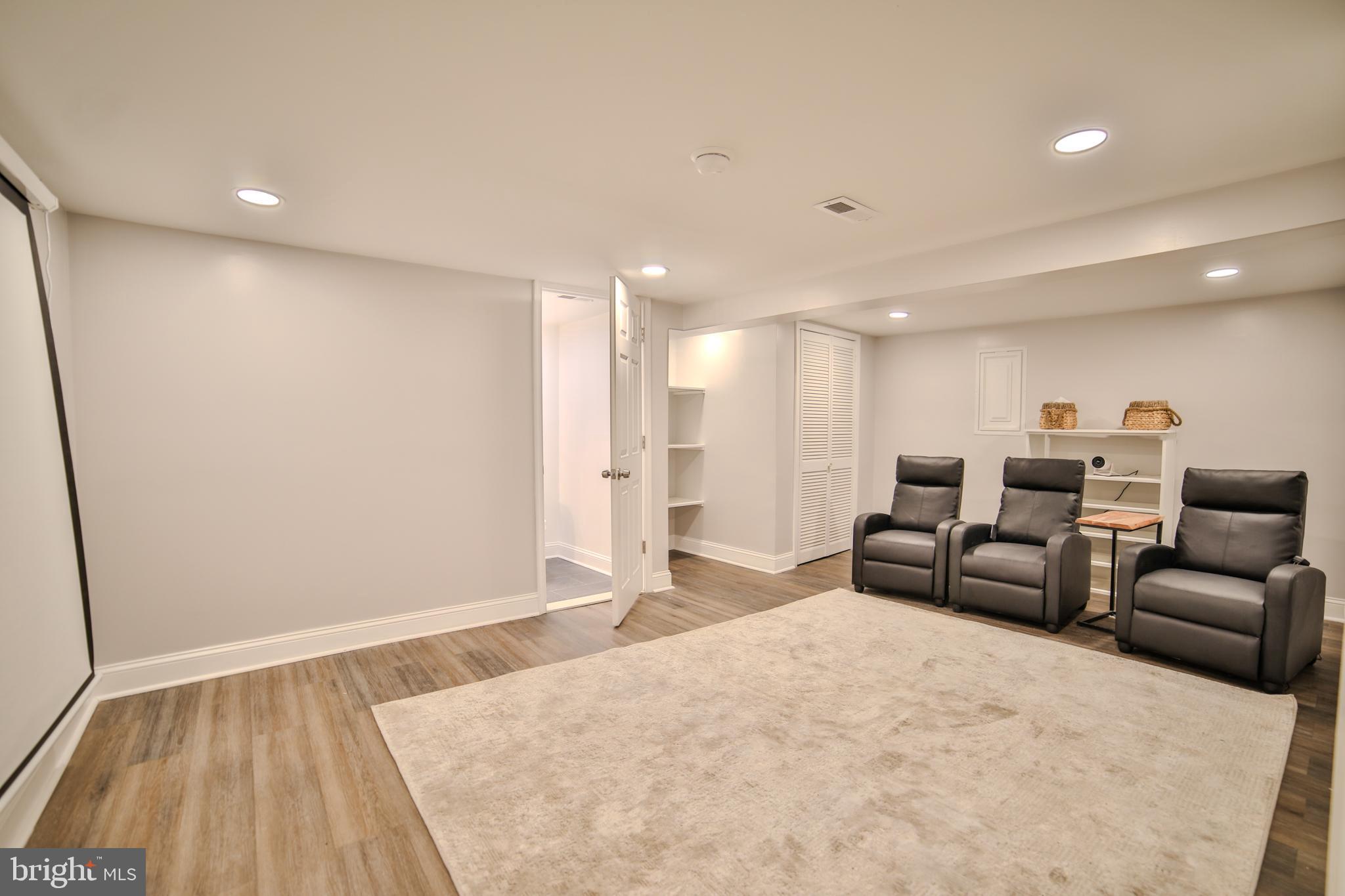 WASHINGTON SQ WEST - Residential