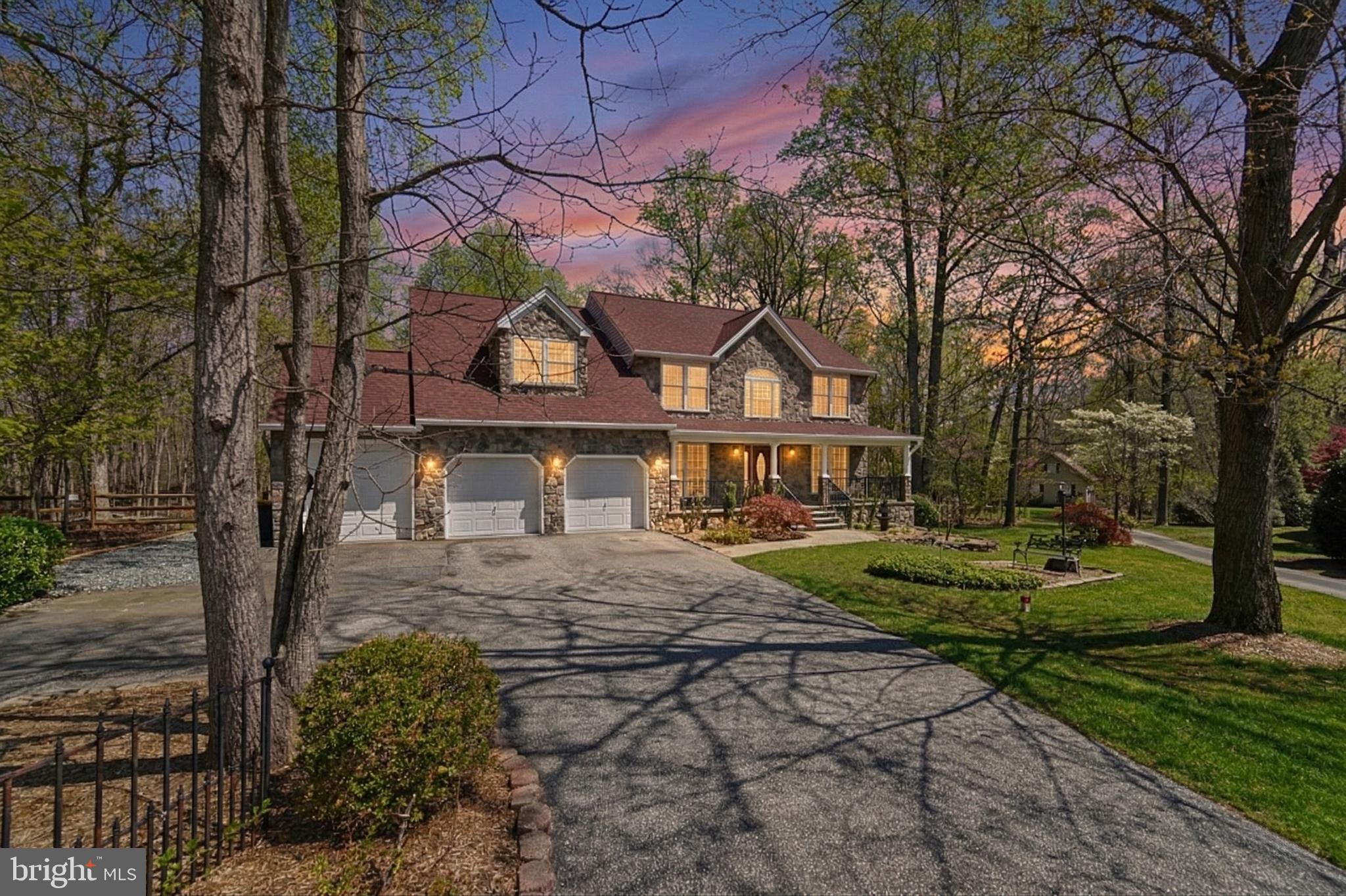 RIDING WOODS - Residential