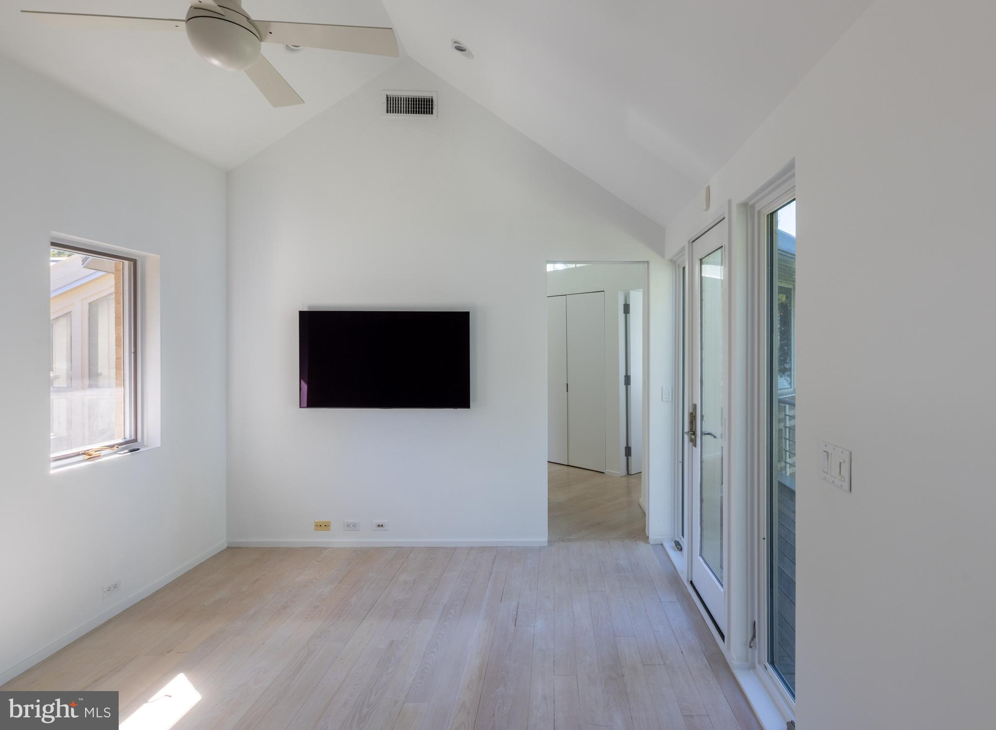 ROYAL OAK - Residential