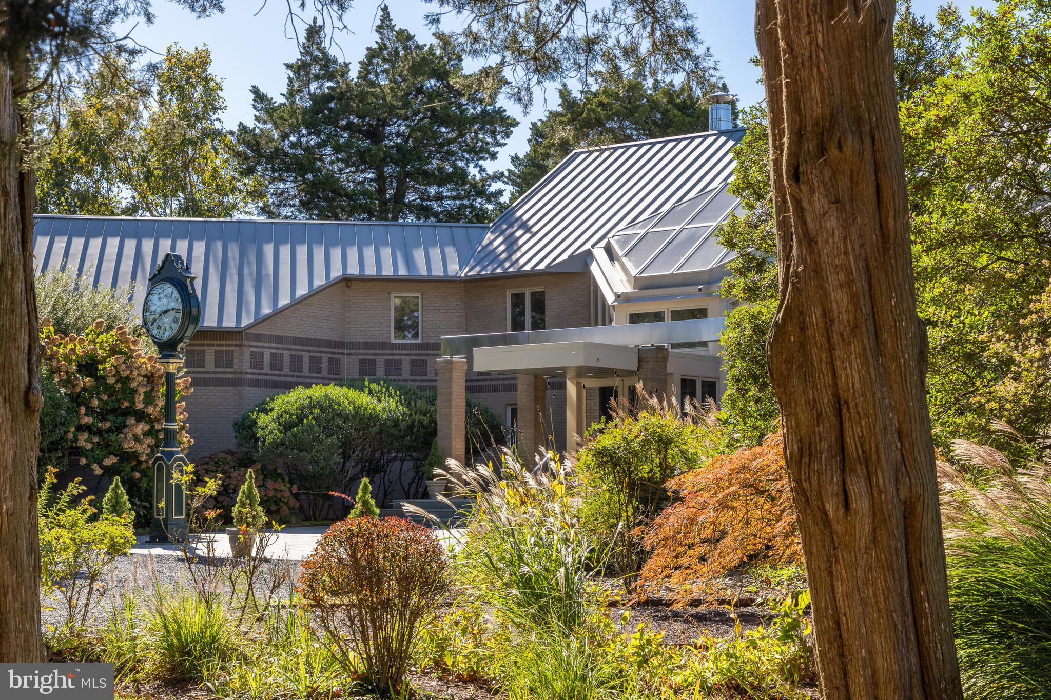 ROYAL OAK - Residential