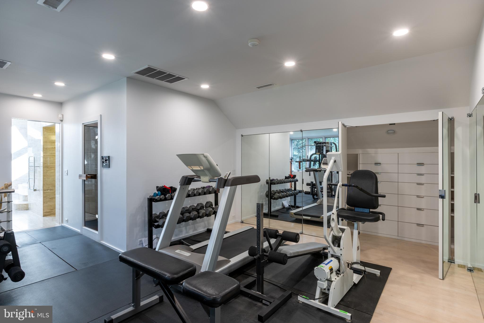 ROYAL OAK - Residential