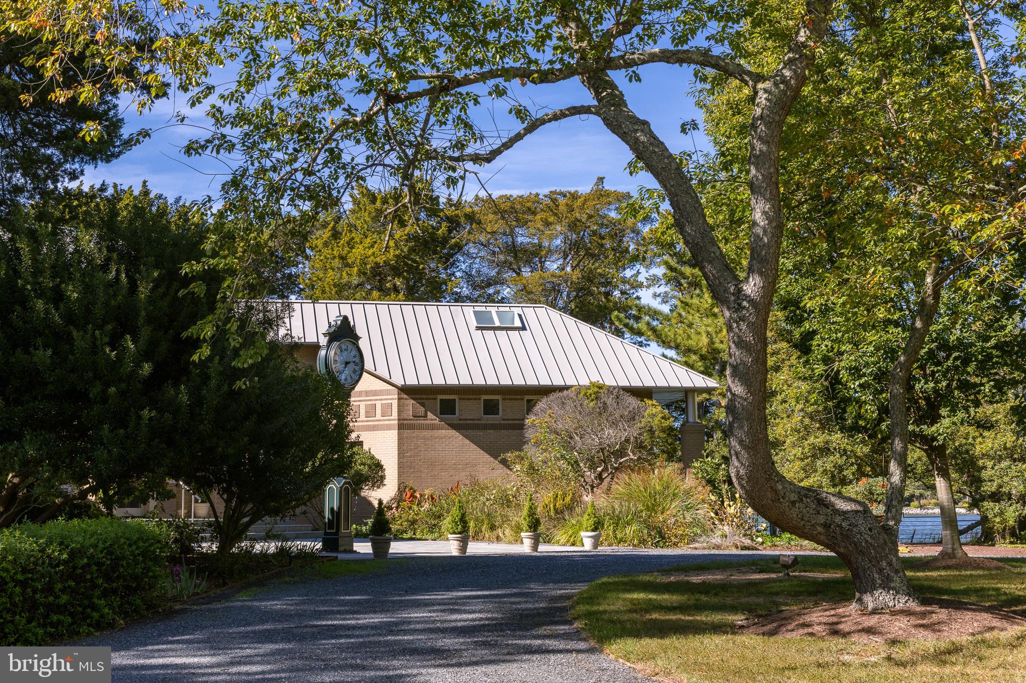 ROYAL OAK - Residential