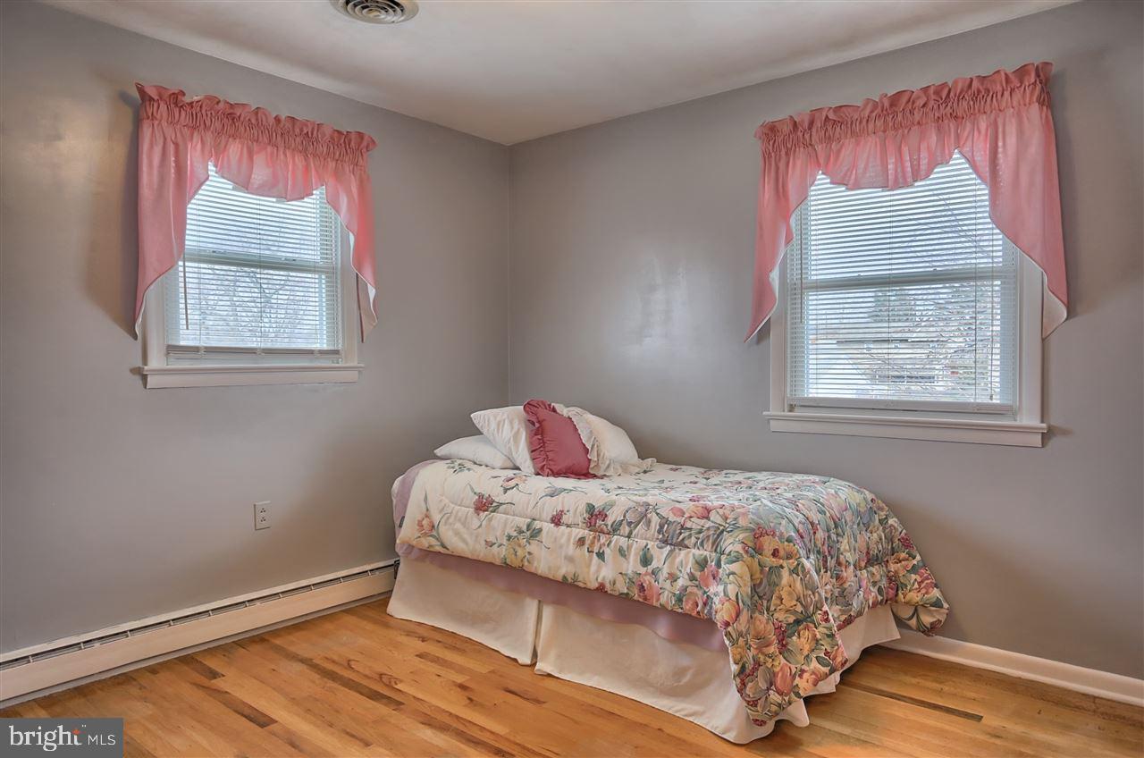 DEVON MANOR - Residential