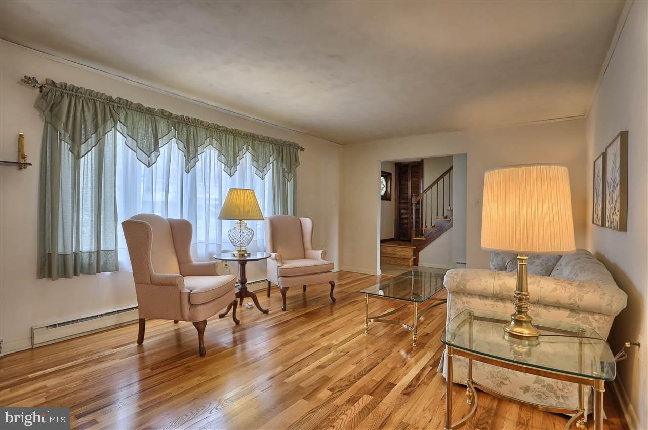 DEVON MANOR - Residential