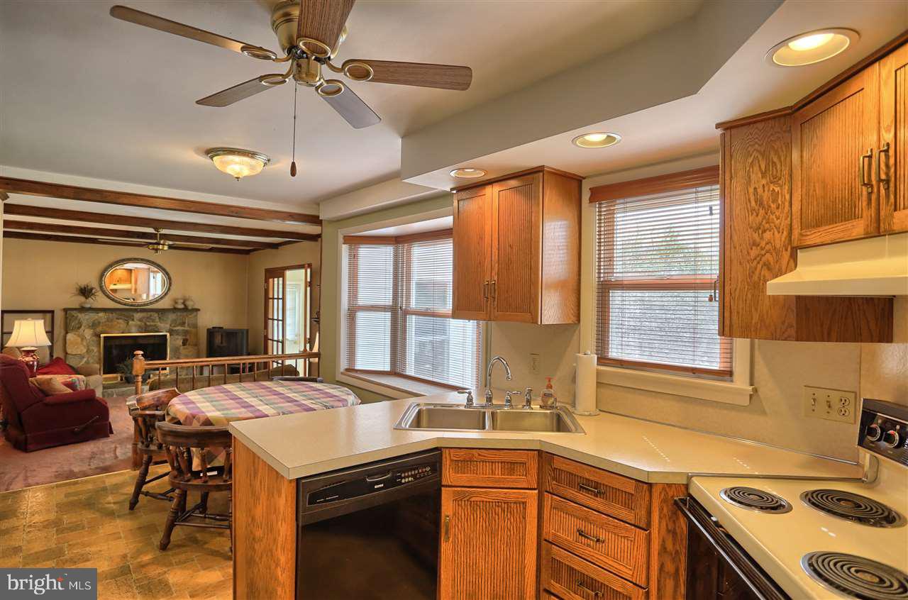 DEVON MANOR - Residential