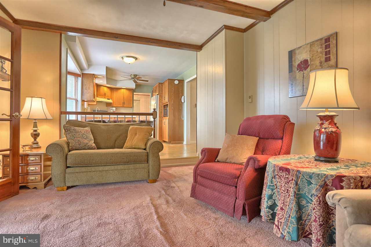 DEVON MANOR - Residential