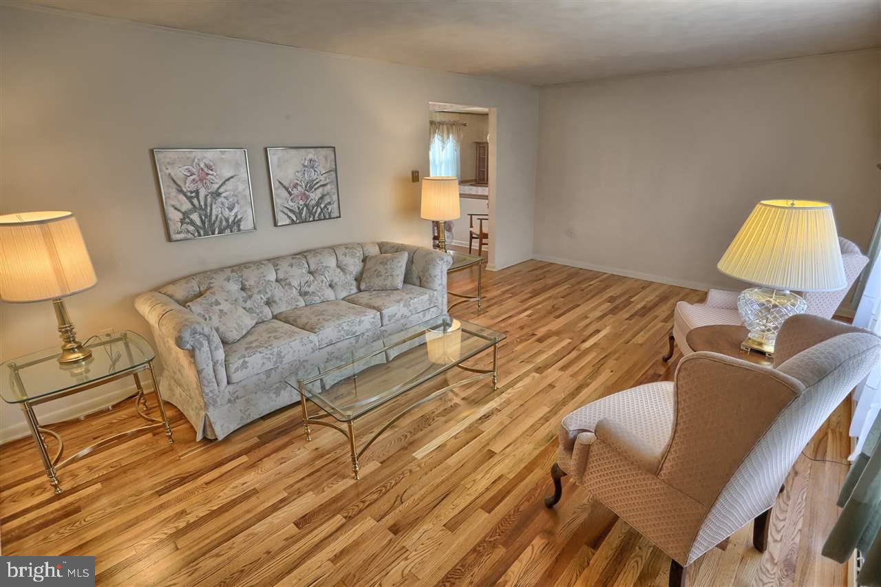 DEVON MANOR - Residential