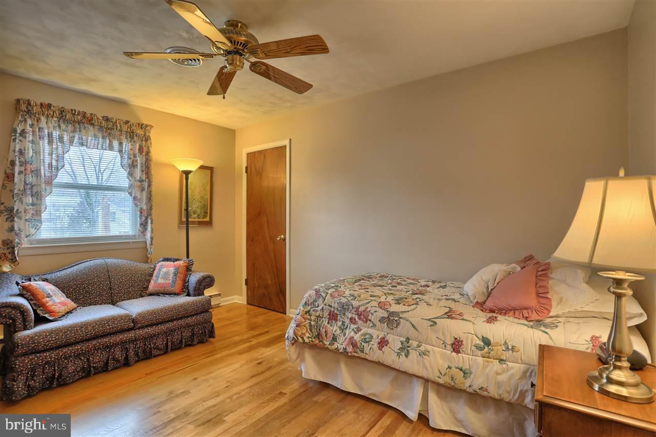 DEVON MANOR - Residential