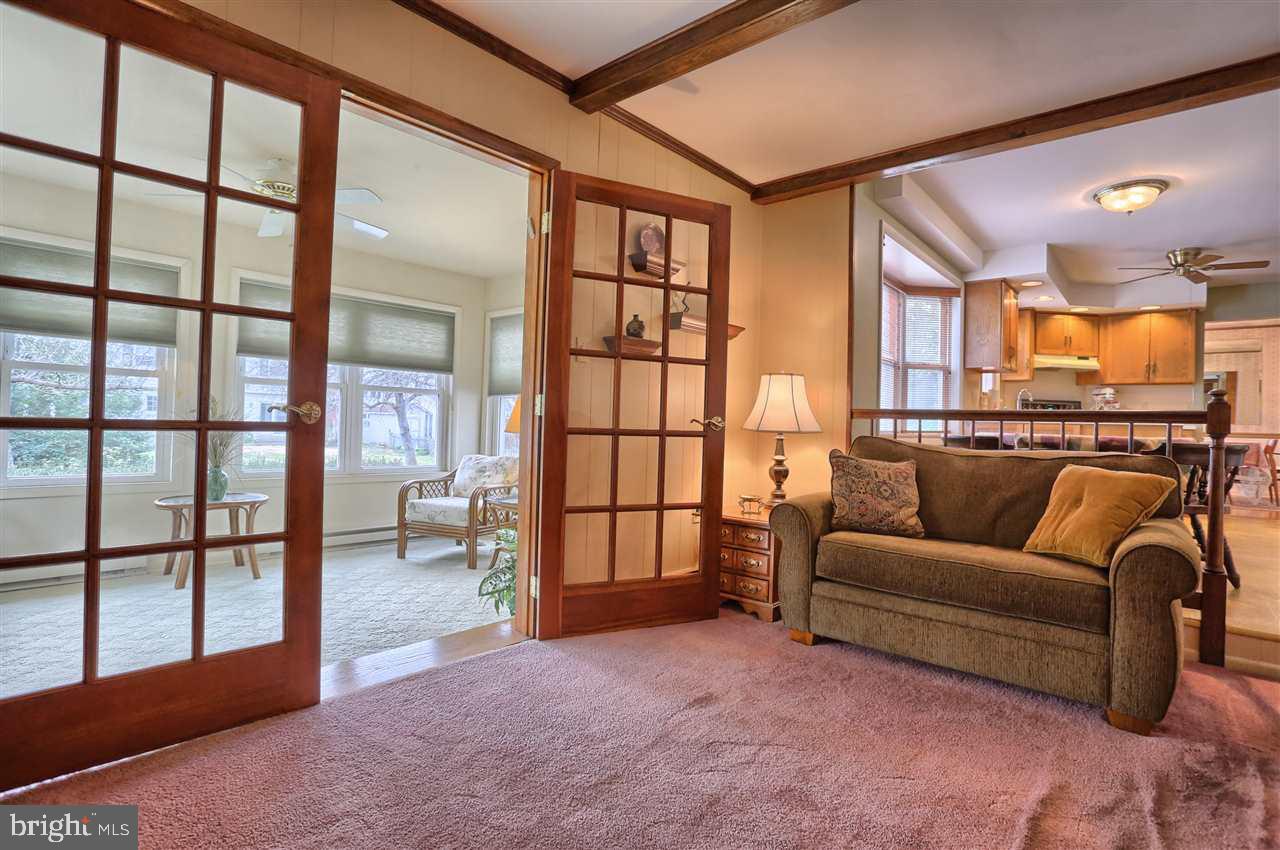 DEVON MANOR - Residential