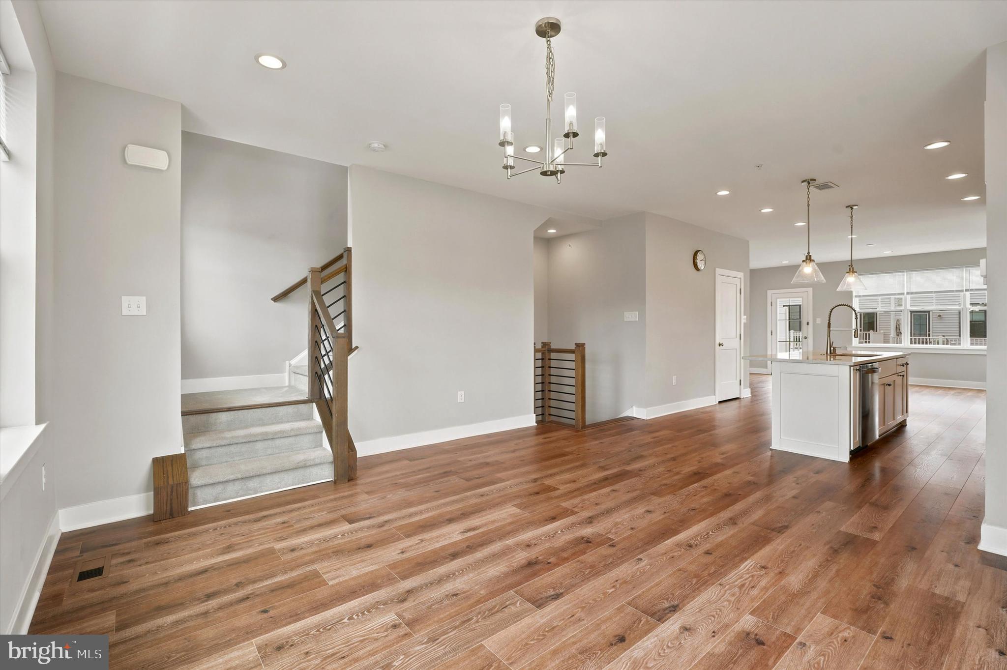 FREELAND SQUARE - Residential