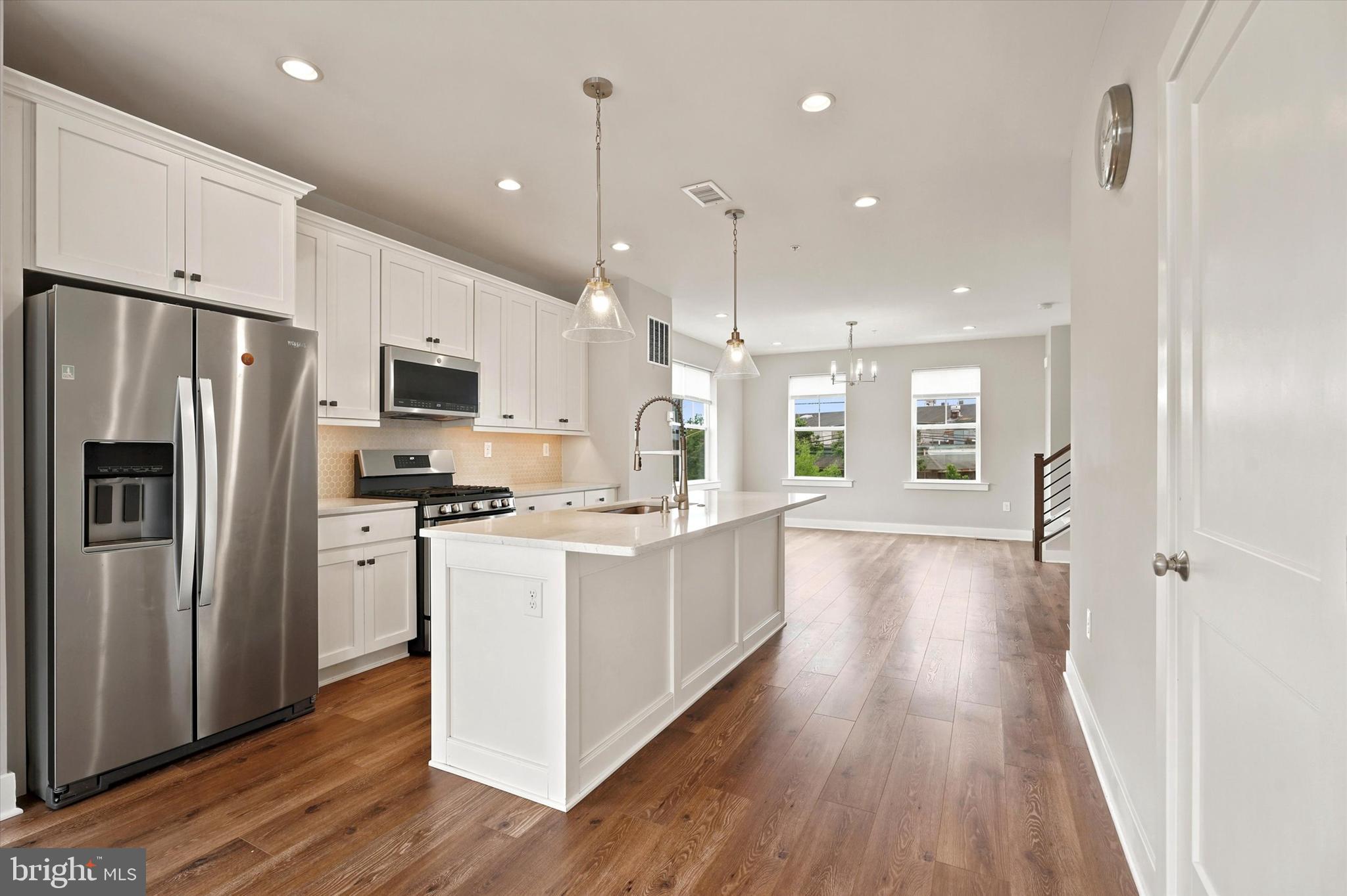 FREELAND SQUARE - Residential