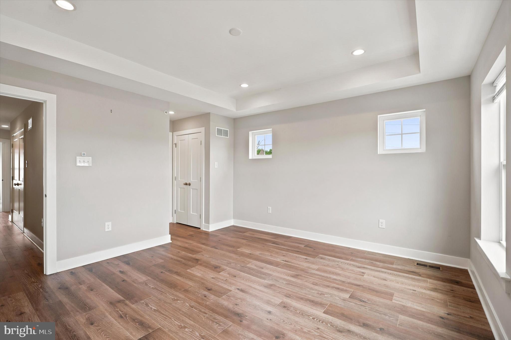 FREELAND SQUARE - Residential
