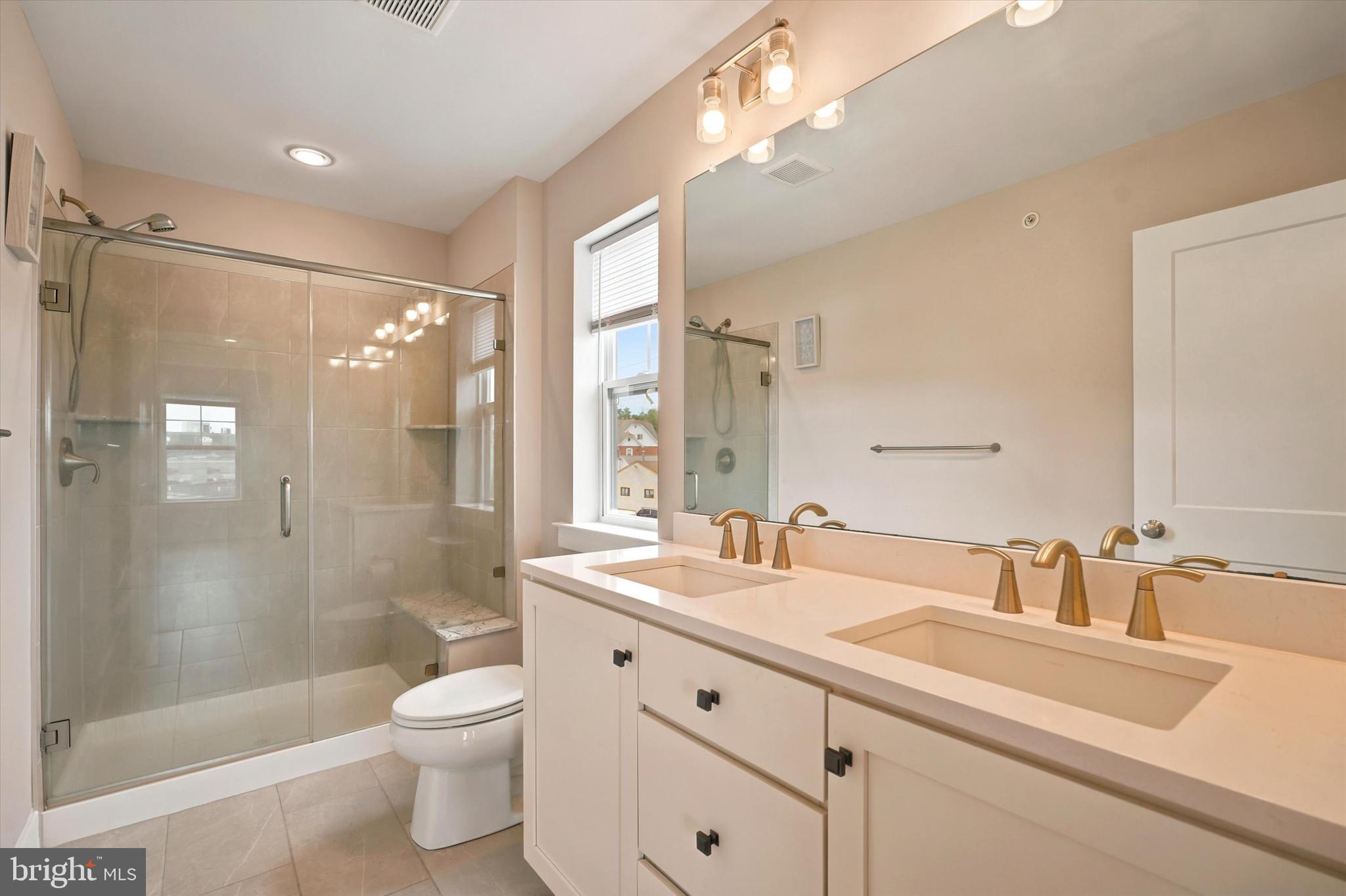 FREELAND SQUARE - Residential