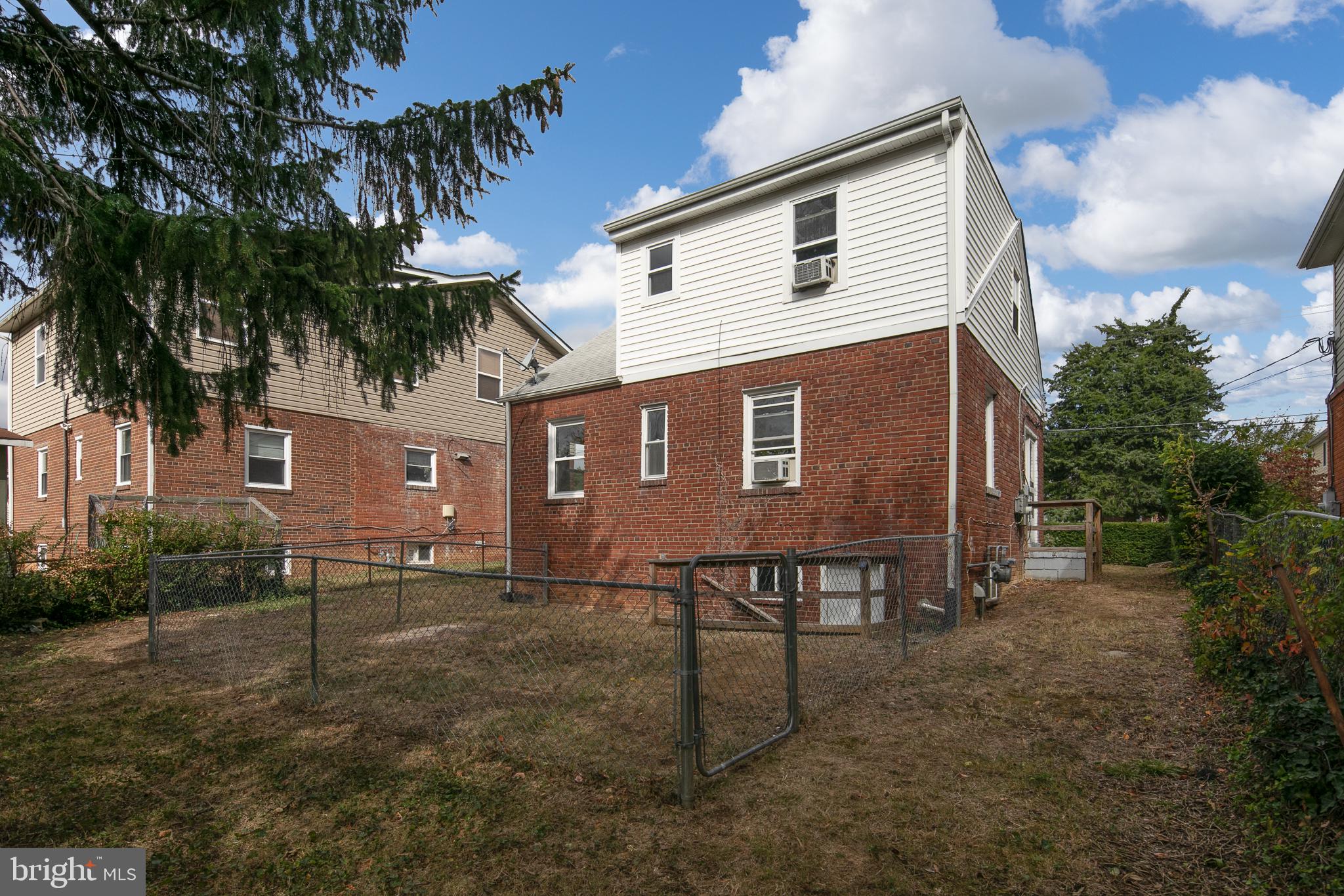 ARLINGTON VIEW - Residential Lease
