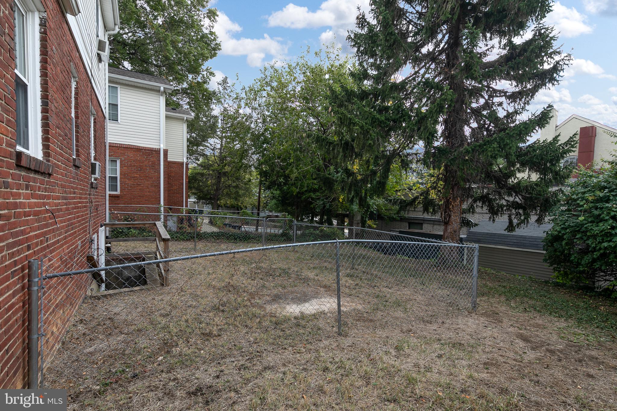 ARLINGTON VIEW - Residential Lease