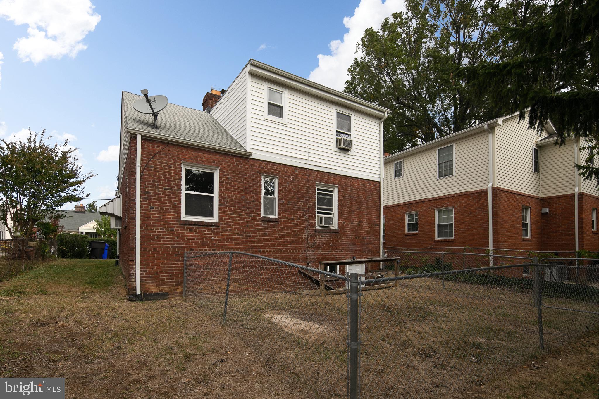 ARLINGTON VIEW - Residential Lease